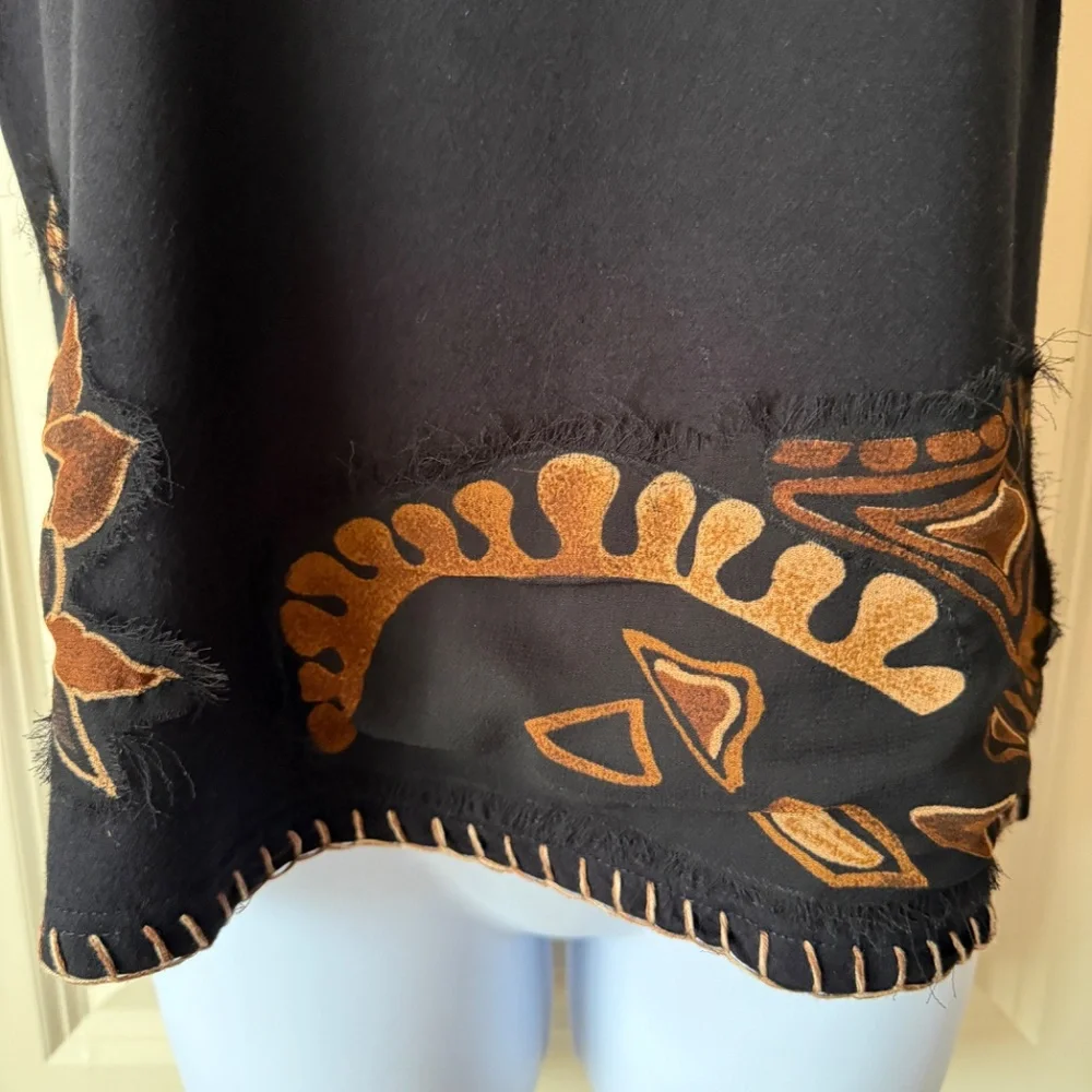 West End Embroidered Tank size Medium - Picture 3 of 10